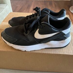Nike Men’s Sneaker Victory Black White Size 13 AT4249-001